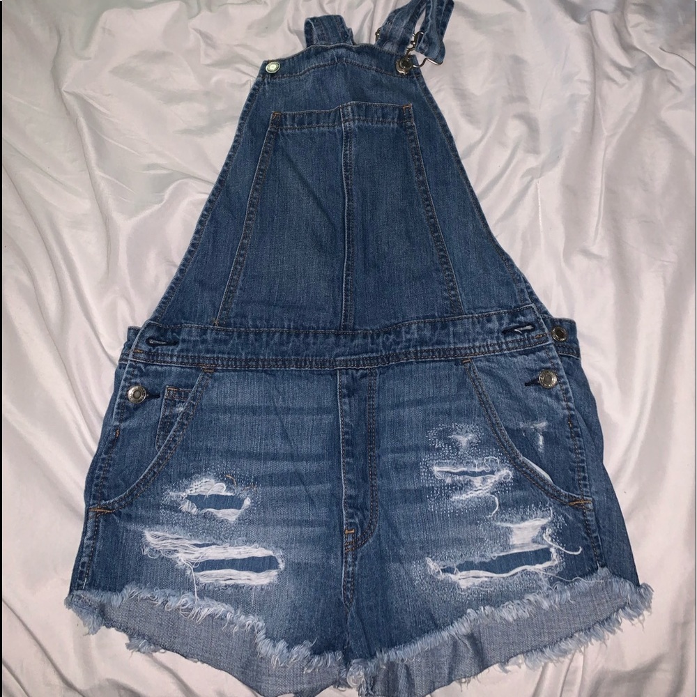 🦋AEO overall shorts🦋